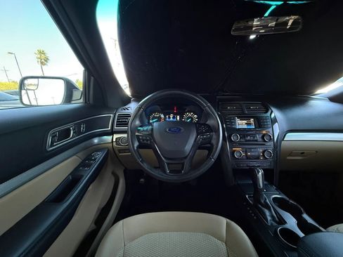 Used 2017 Ford Explorer XLT FWD image 55