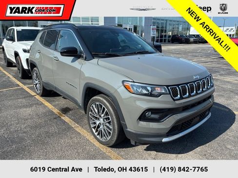 Used 2023 Jeep Compass Limited w/ Elite Group AWD/4WD image 1