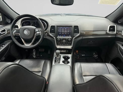 Used 2018 Jeep Grand Cherokee Overland w/ Interior Metal Package RWD image 19
