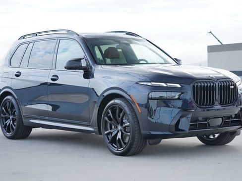 New 2026 BMW X7 M60i AWD/4WD image 3