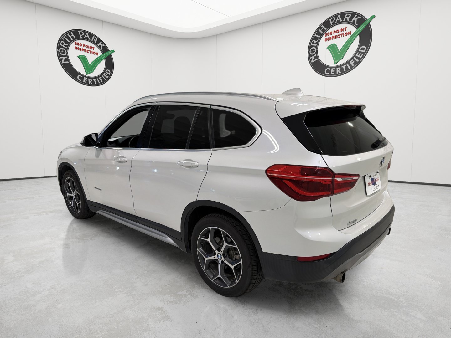 Used 2017 BMW X1 sDrive28i FWD image 3