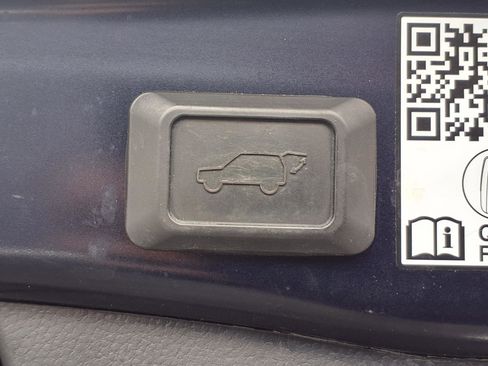 Used 2023 Toyota RAV4 Limited AWD/4WD image 28