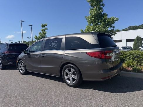 Used 2018 Honda Odyssey EX image 3