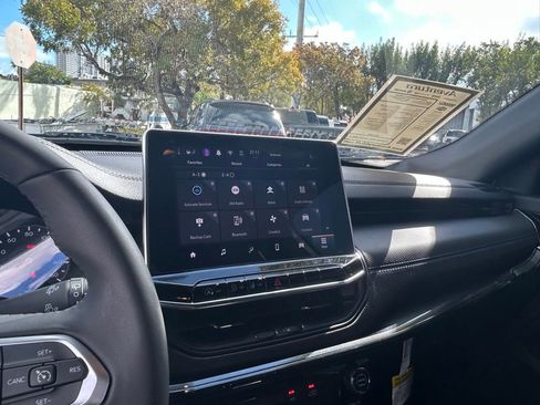 Certified 2025 Jeep Compass Latitude w/ Altitude Special Edition image 25