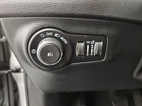 Used 2021 Jeep Compass Latitude w/ Convenience Group AWD/4WD image 16