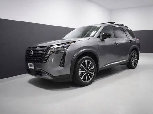 New 2026 Nissan Pathfinder Platinum AWD/4WD image 1