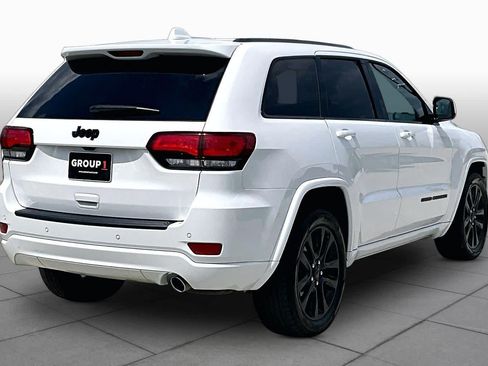 Used 2019 Jeep Grand Cherokee Altitude RWD image 12