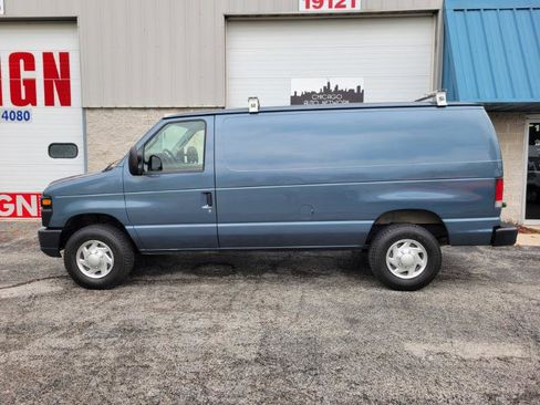 Used 2014 Ford E-350 and Econoline 350 Super Duty w/ Insulation Package image 21