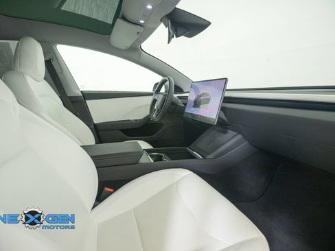 Used 2025 Tesla Model 3 Long Range AWD/4WD image 37