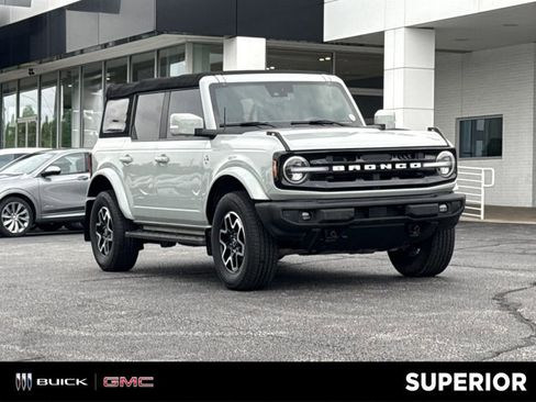 Used 2022 Ford Bronco Outer Banks AWD/4WD image 1