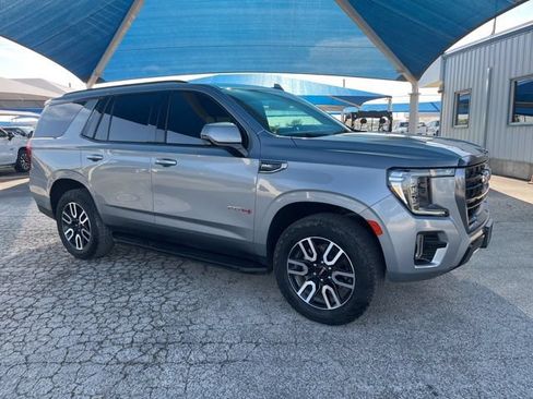 Used 2024 GMC Yukon AT4 w/ Technology Package AWD/4WD image 3