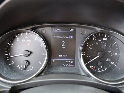 Used 2018 Nissan Rogue SV image 15