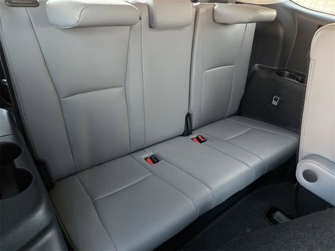 Used 2023 Toyota Highlander Bronze Edition image 32