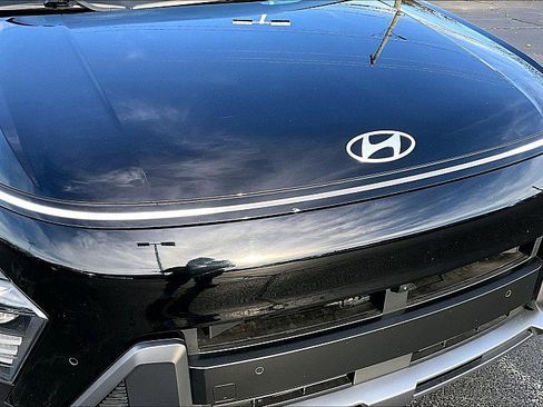 Used 2024 Hyundai Kona Limited FWD image 29