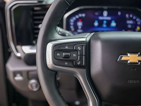 Used 2025 Chevrolet Silverado 1500 LT w/ Convenience Package II image 17