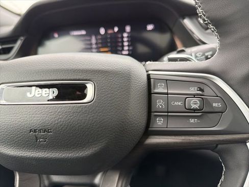 New 2026 Jeep Grand Cherokee Altitude image 25