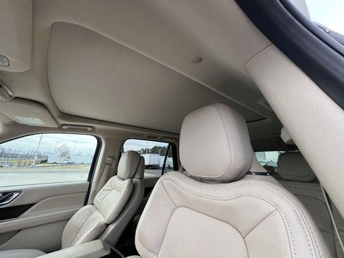 Used 2020 Lincoln Navigator Reserve w/ Luxury Package image 18