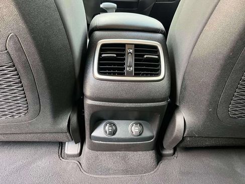 Used 2019 Kia Sorento FWD V6 image 16