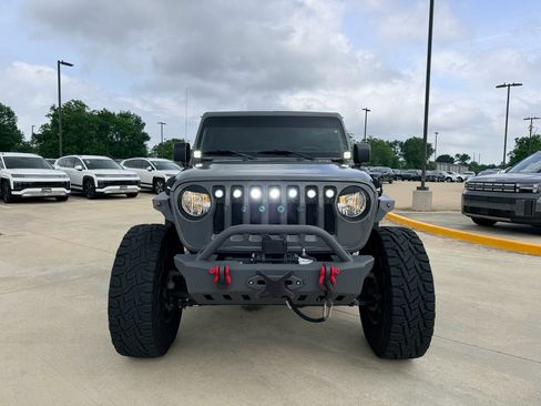 Used 2018 Jeep Wrangler Unlimited Sport S AWD/4WD image 2