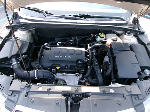 Used 2011 Chevrolet Cruze LT image 10