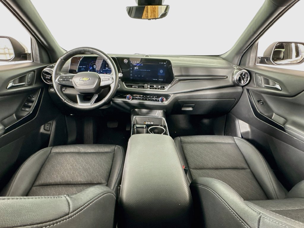 Used 2025 Chevrolet Equinox LT w/ Convenience Package II FWD image 24