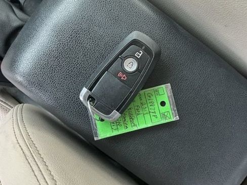 Used 2019 Ford EcoSport Titanium FWD image 26