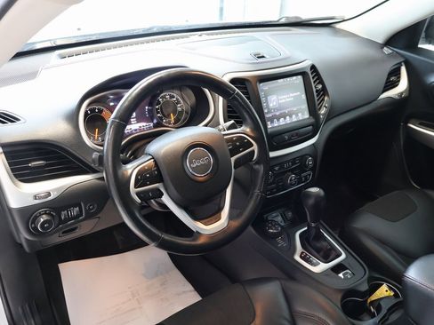 Used 2018 Jeep Cherokee Trailhawk w/ Comfort/Convenience Group image 25