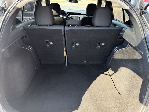 Used 2019 Nissan Kicks SR FWD image 19