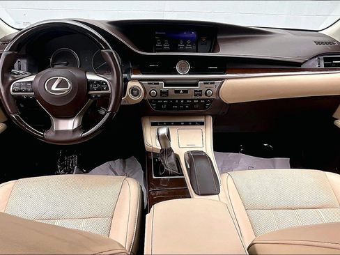 Used 2018 Lexus ES 350 w/ Luxury Package w/Wood Trim FWD image 19