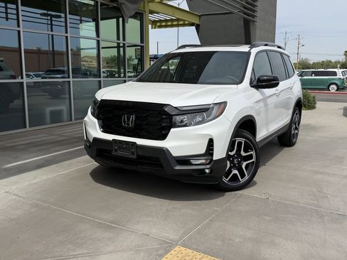 Used 2023 Honda Passport Elite image 2
