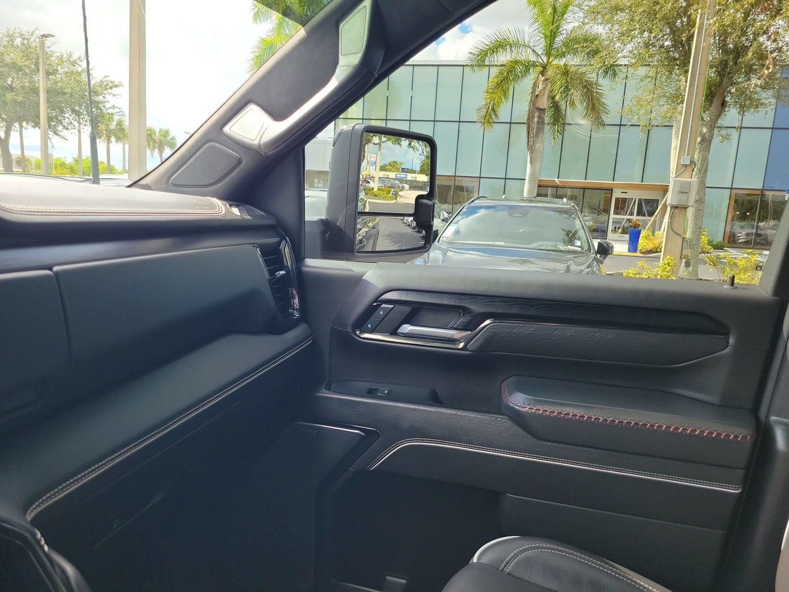 Used 2024 GMC Sierra 2500 AT4X AWD/4WD image 31