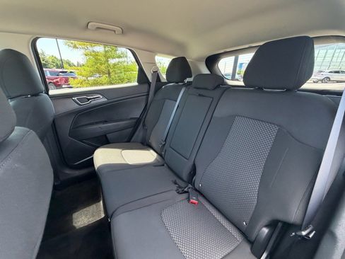 Used 2024 Kia Sportage LX AWD/4WD image 6