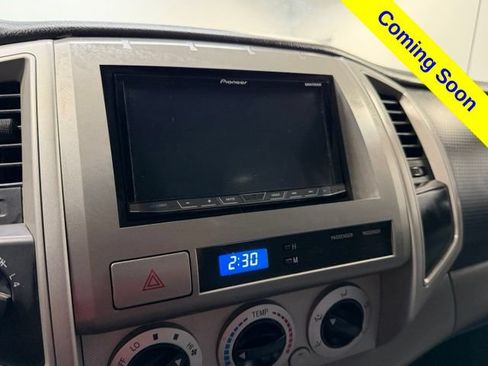 Used 2010 Toyota Tacoma 4x4 Double Cab w/ TRD Sport Pkg image 16