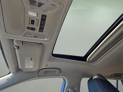 Used 2024 Toyota RAV4 XLE Premium image 23