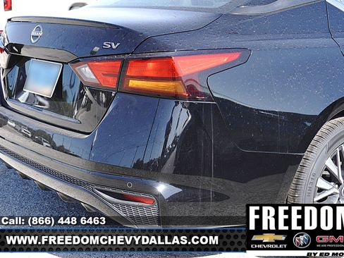 Used 2024 Nissan Altima 2.5 SV FWD image 10