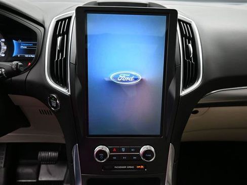 Certified 2024 Ford Edge Titanium AWD/4WD image 11