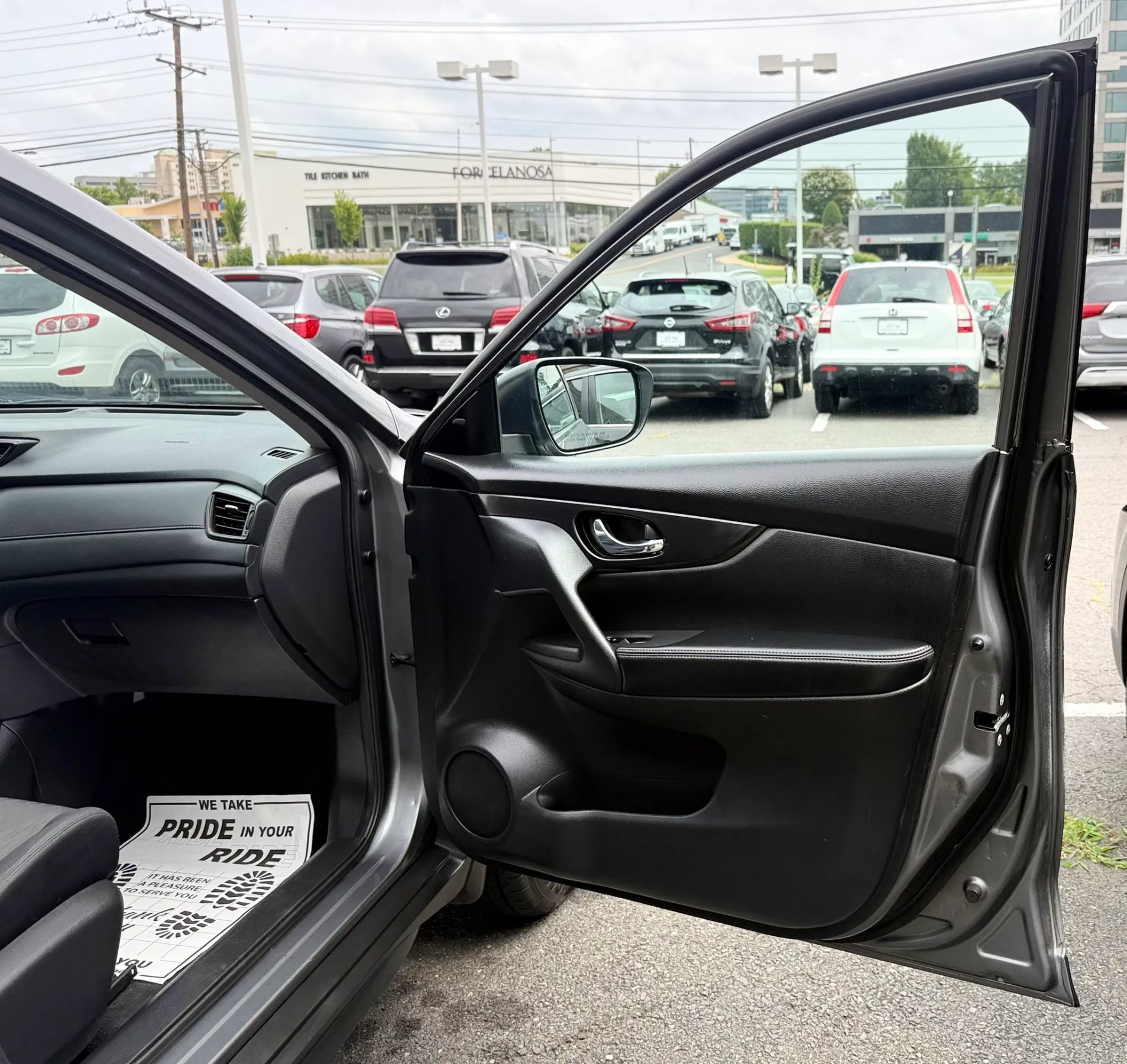 Used 2018 Nissan Rogue S AWD/4WD image 29