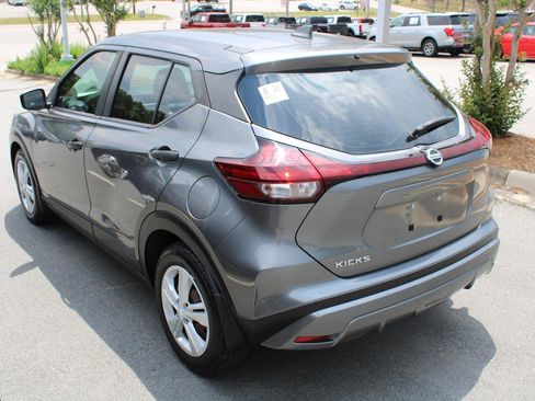 Used 2021 Nissan Kicks S FWD image 6