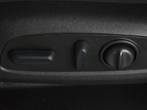 Used 2023 GMC Terrain SLE w/ Driver Convenience Package FWD image 14