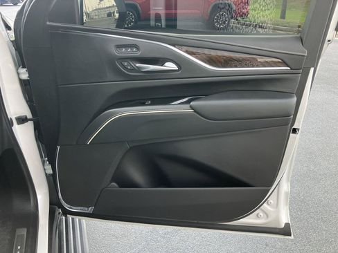 Used 2022 Cadillac Escalade Sport Platinum w/ LPO, ONYX Package AWD/4WD image 45