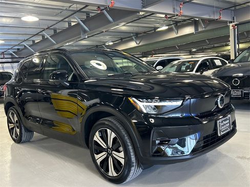 Certified 2023 Volvo XC40 Recharge Plus image 1