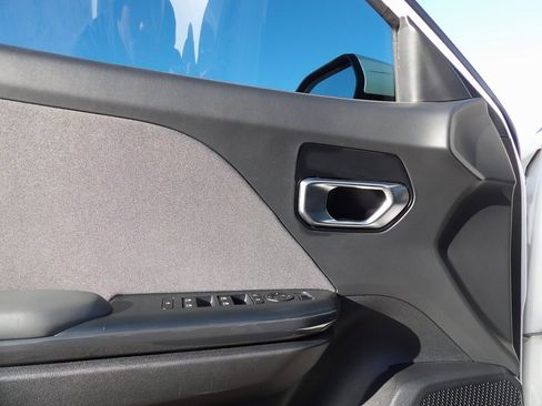 Used 2025 Kia K4 EX image 11