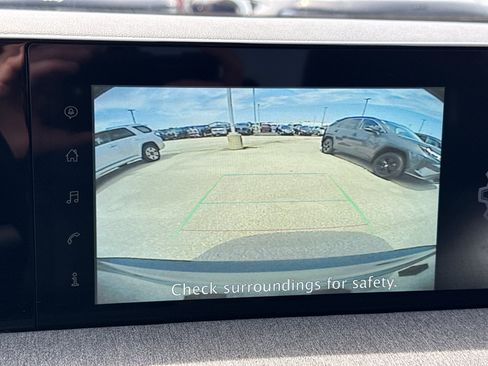 Certified 2025 Nissan Kicks SV AWD/4WD image 19