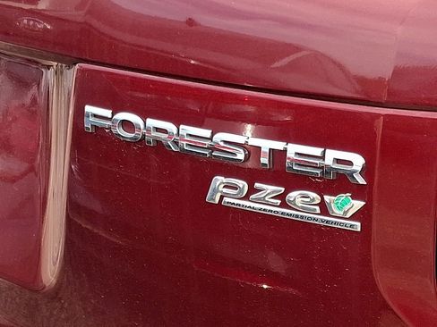 Used 2017 Subaru Forester 2.5i Touring image 5