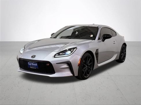 Used 2023 Toyota GR86 Premium RWD image 2