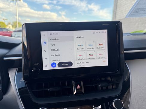 Used 2025 Toyota Corolla LE FWD image 28