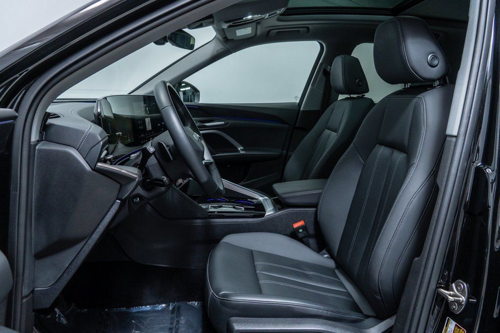 Used 2025 Audi Q5 Premium w/ Convenience Package AWD/4WD image 6