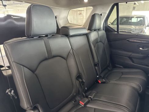 Used 2024 Honda Pilot EX-L image 25
