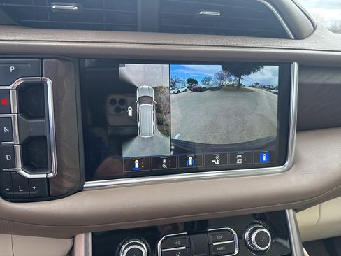 Used 2024 GMC Yukon Denali image 6