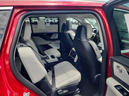 New 2025 Lincoln Aviator Reserve w/ Luxury Package RWD image 19